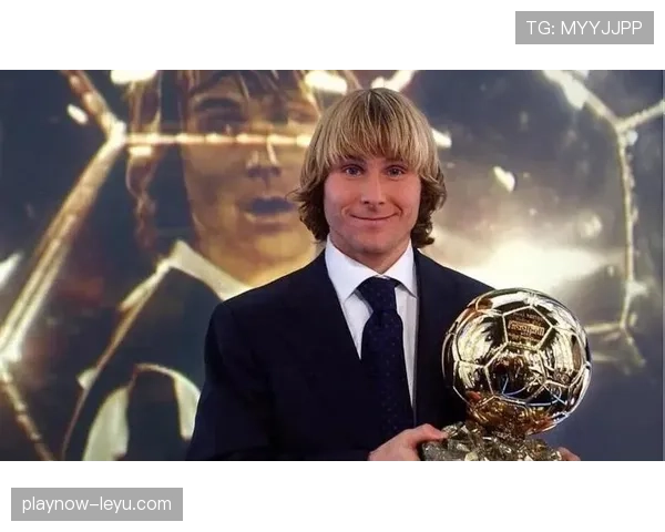 内德维德告别国家队：铁人含泪退役，91战18球铸就捷克传奇